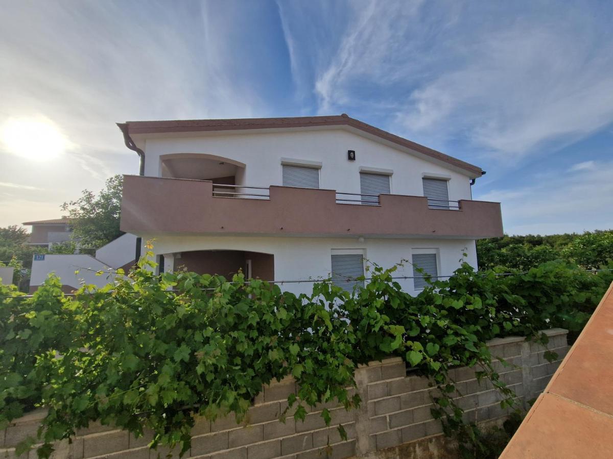 Apartments Ema Vir Exterior photo