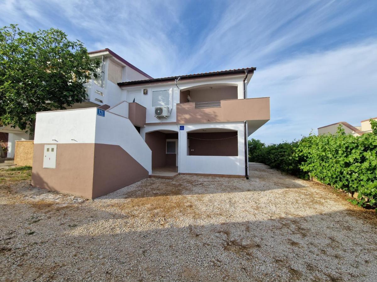 Apartments Ema Vir Exterior photo