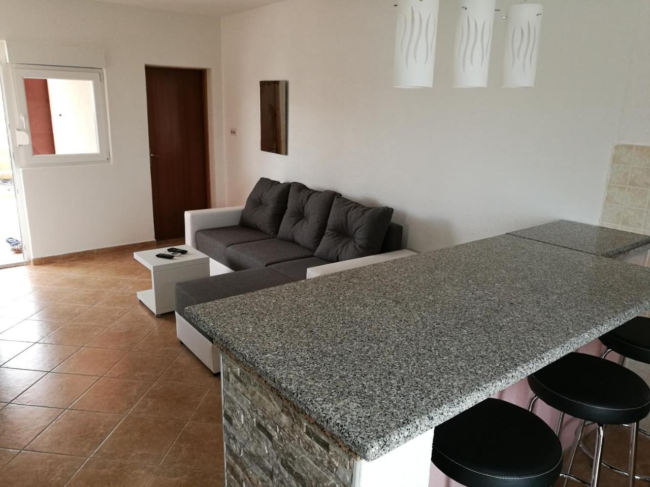 Apartments Ema Vir Exterior photo