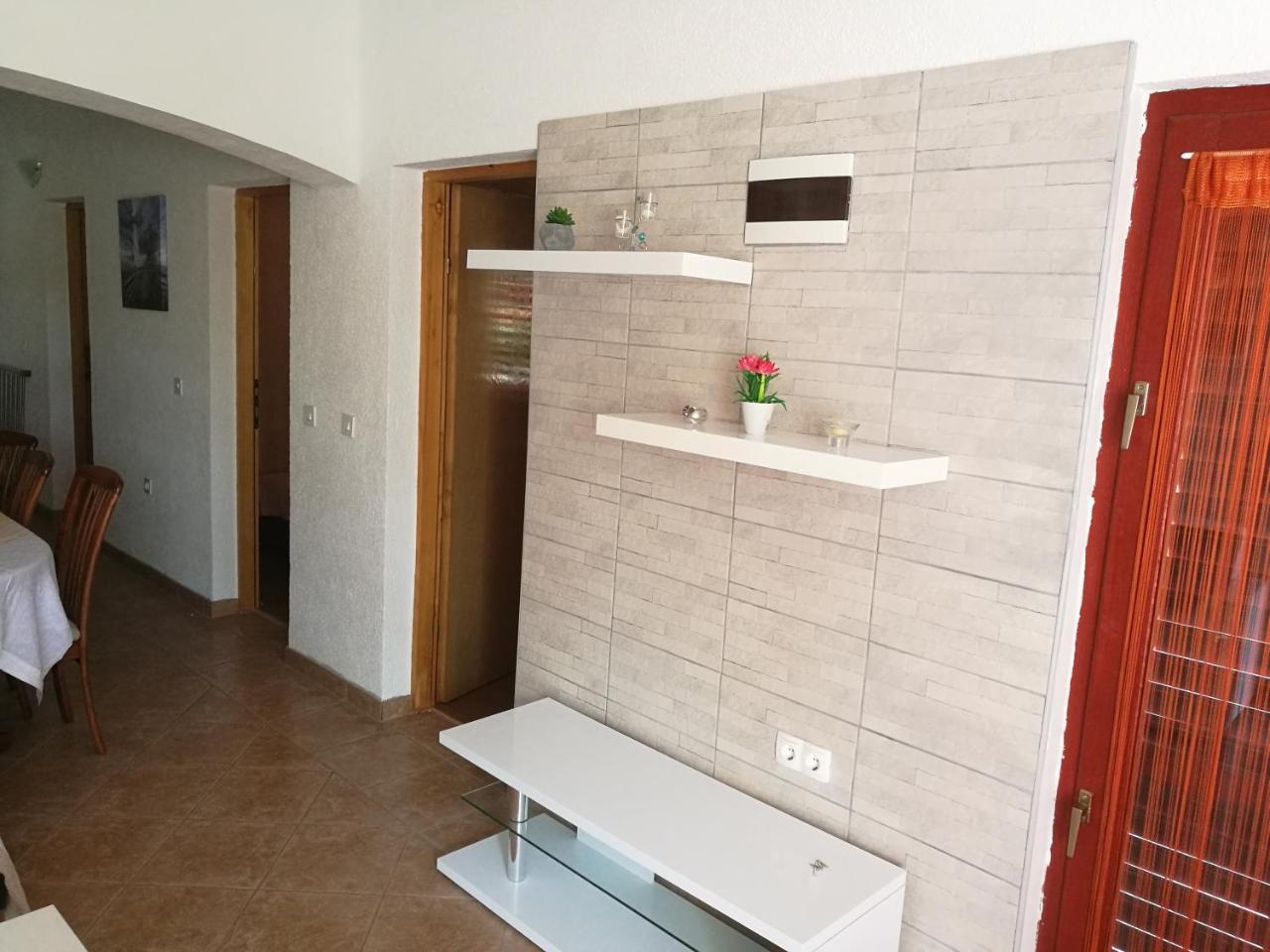 Apartments Ema Vir Exterior photo